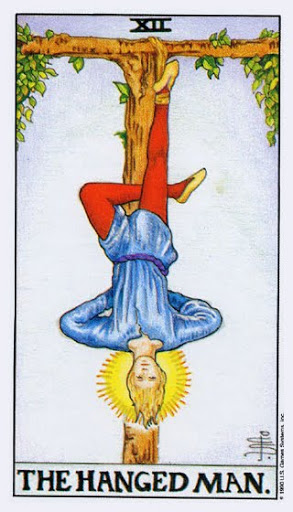 Lá The Hanged Man