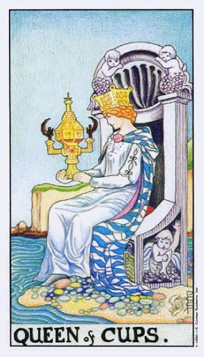 Lá Queen of Cups