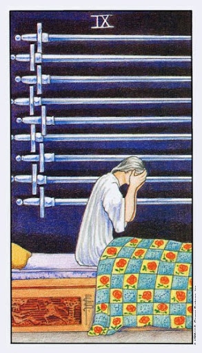 Lá Nine of Swords