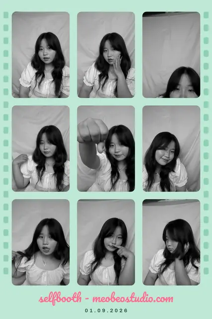 Photo strip shot in Cutebooth, Mèo Béo Studio's online photo booth