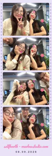 Photo strip shot in Cutebooth, Mèo Béo Studio's online photo booth
