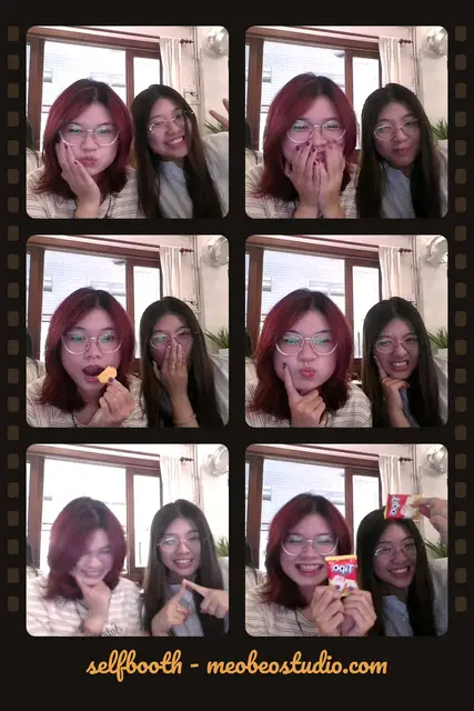 Photo strip shot in Cutebooth, Mèo Béo Studio's online photo booth